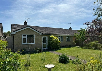 4 bedroom bungalow for sale - Wychwood View, Minster Lovell, Witney, Oxfordshire, OX29 - Property View 1