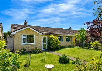 4 bedroom bungalow for sale - Wychwood View, Minster Lovell, Witney, Oxfordshire, OX29 - Property View 1